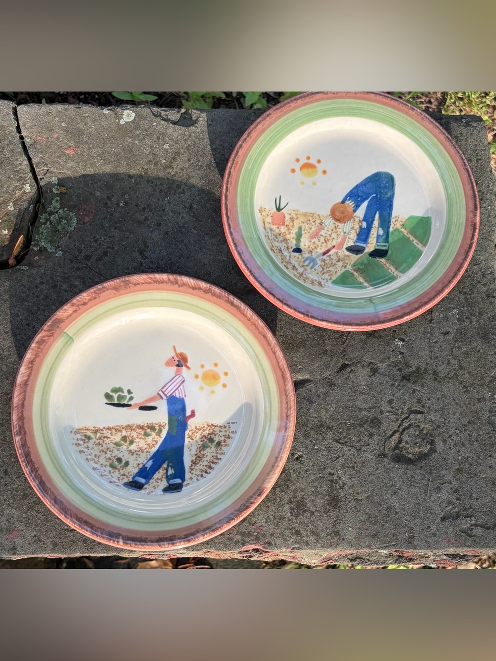 Hartstone Pottery Judy Kruger 8” Garden Folk Set Of 2 Salad Plates Nice!